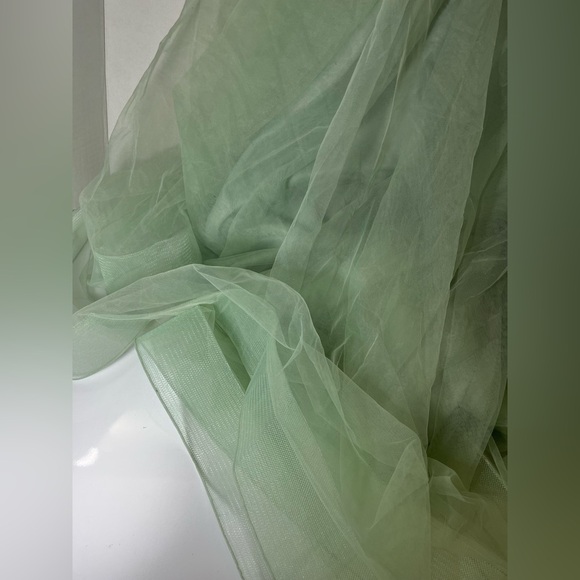 Say Yes Juniors' Embroidered Applique Side-Slit Ball Gown - Picture 4 of 7